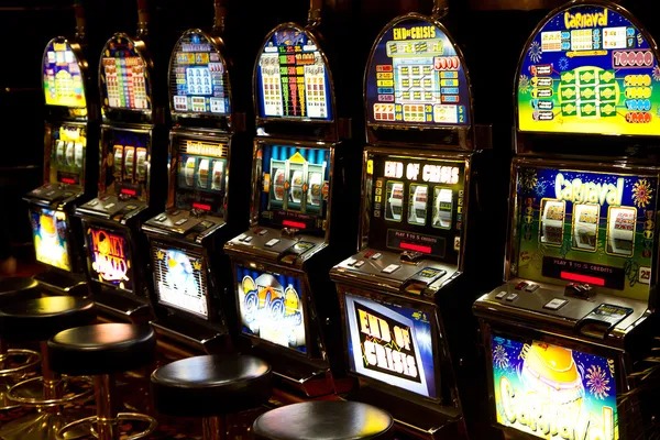 Live Mega Wheel spinning interface on pakde4d login showing numbered segments and payout multipliers
